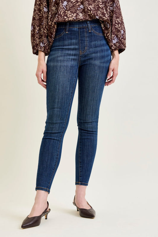 Judy Blue Pull-On Classic Skinny Jeans